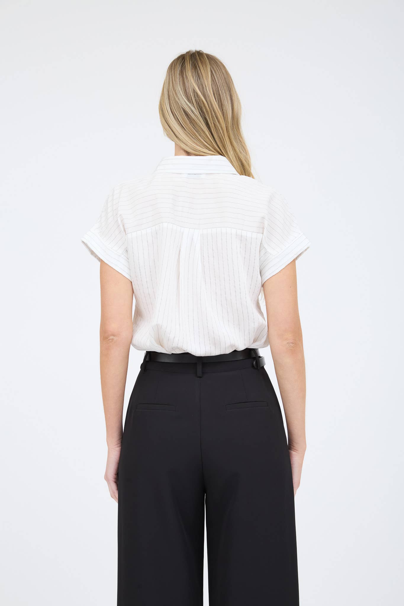 PINSTRIPE SHORT SLEEVE