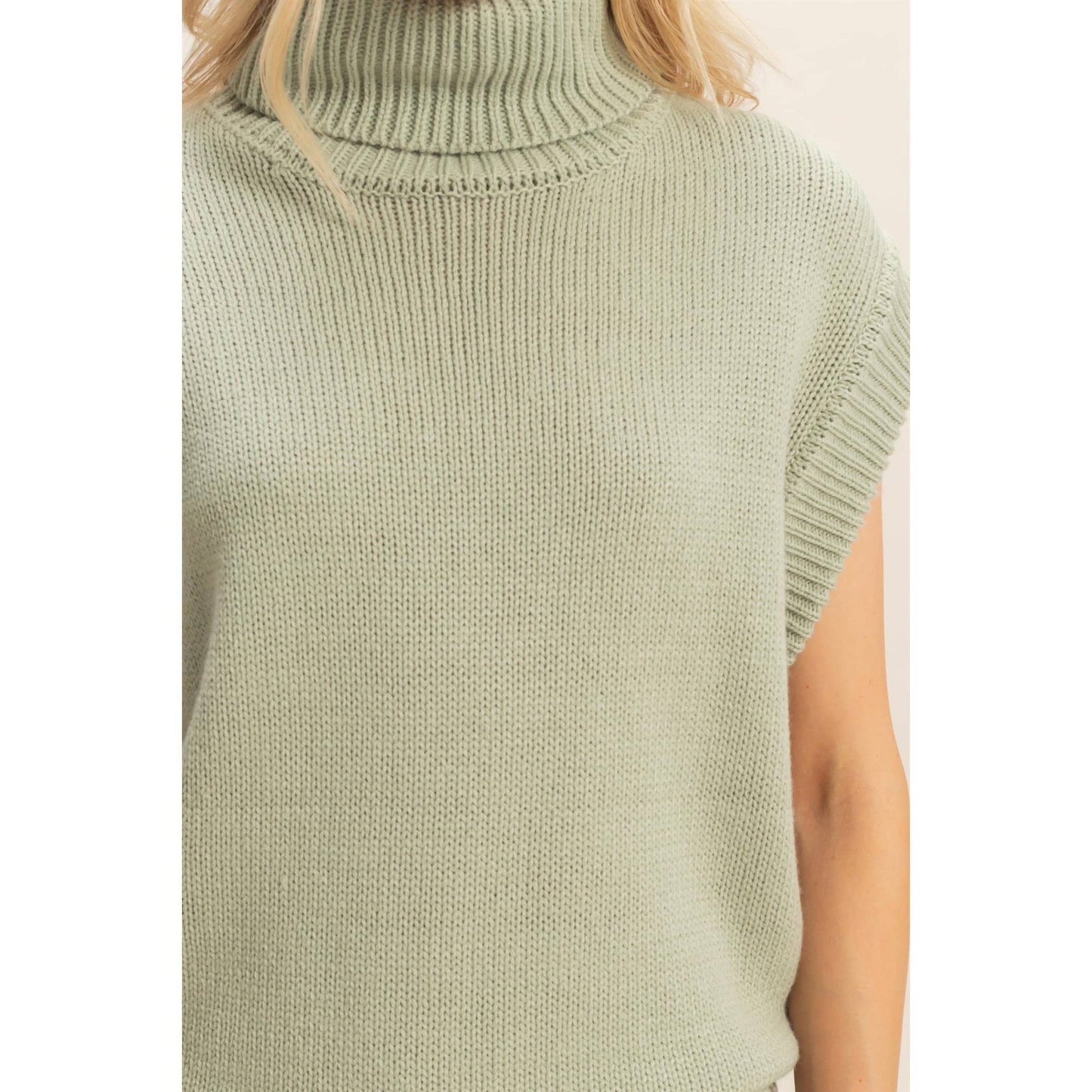 Sleeveless Turtleneck Sweater Top