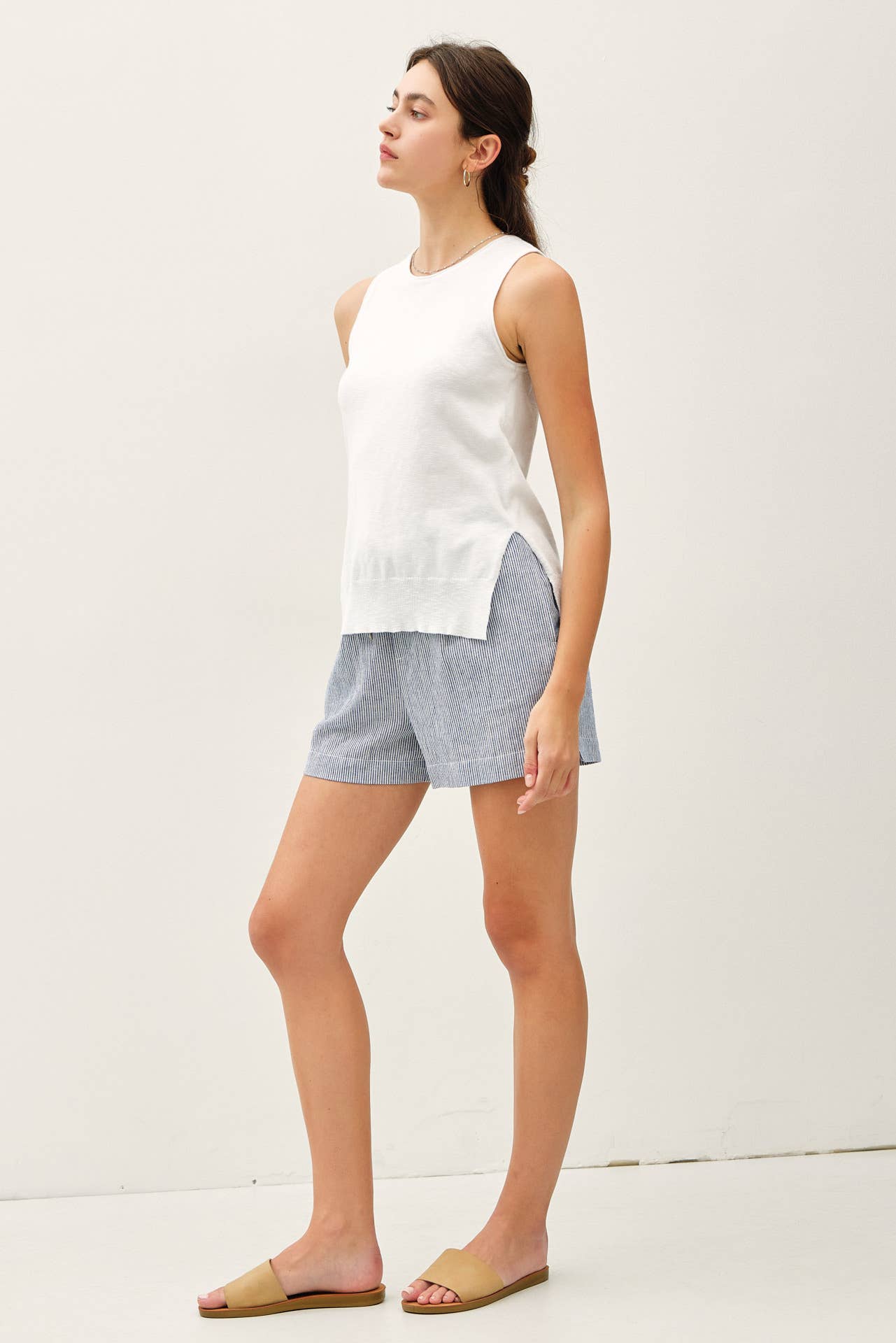 PULLOVER RAW SEAM DETAILED KNIT TANK