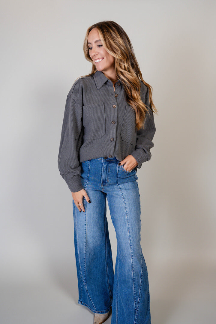 EXPOSED SEAM BUTTON UP
