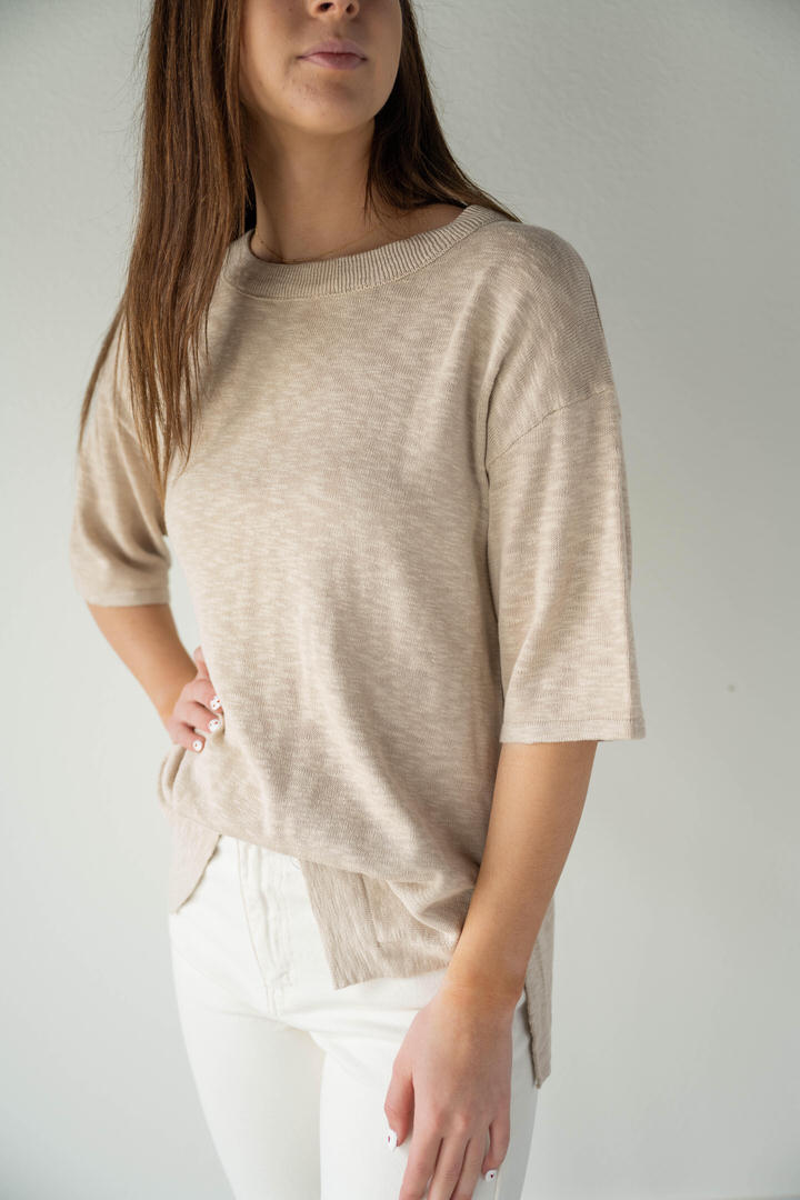 SHORT SLEEVE SWEATER TOP