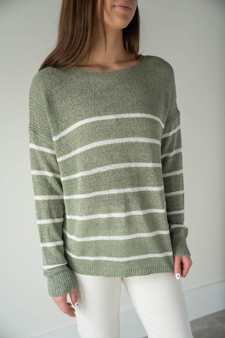 STRIPED LIGHTWEIGHT SWEATER