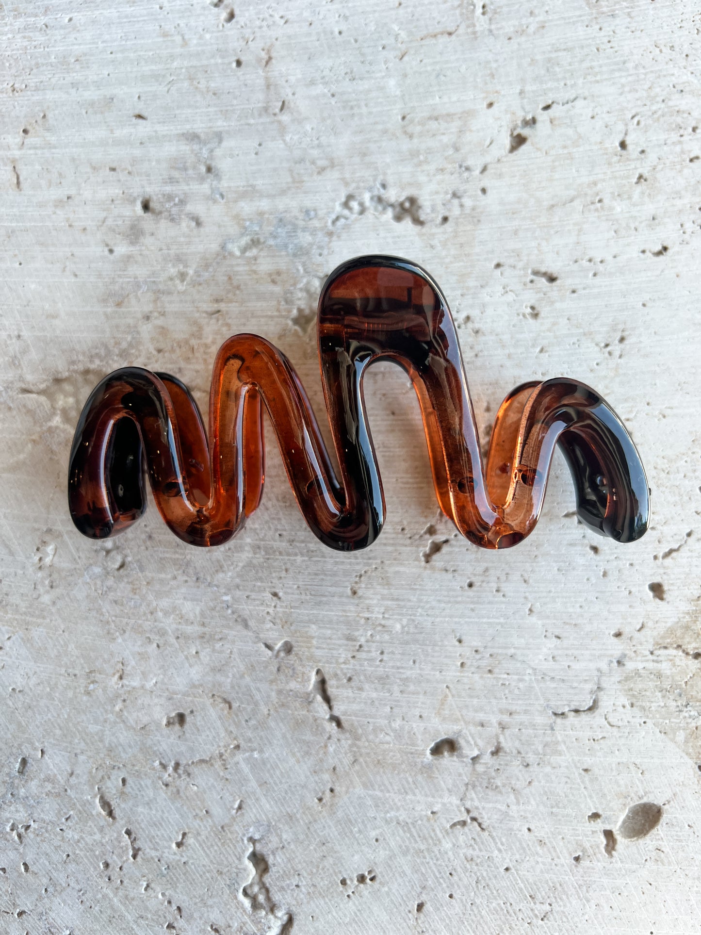 WAVY LARGE HAIR CLAW CLIPS