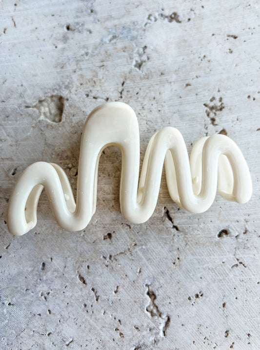 WAVY LARGE HAIR CLAW CLIPS