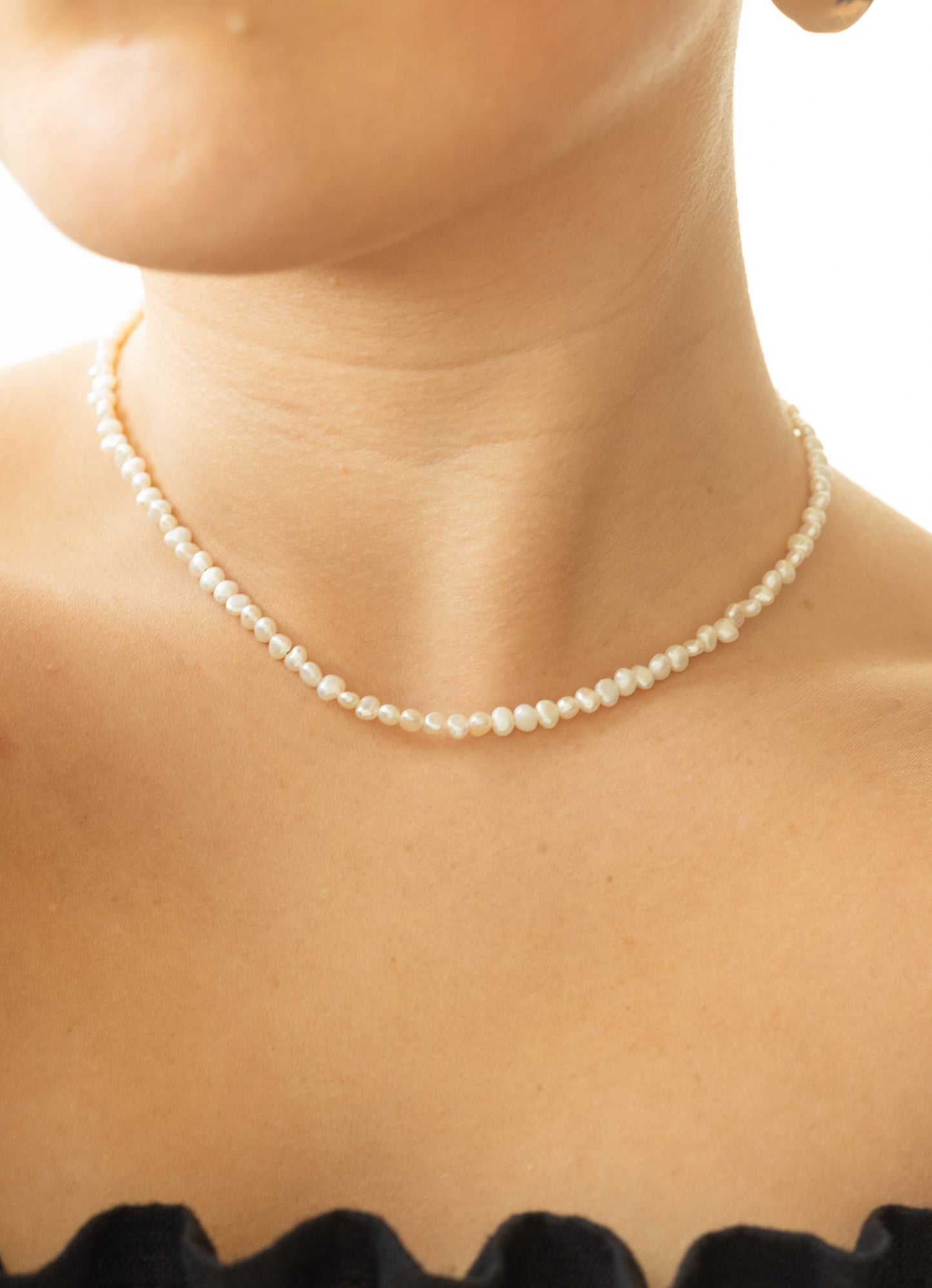 Mini pearl necklace