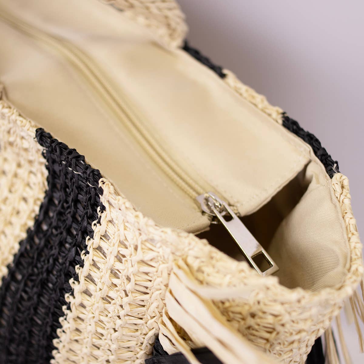 Excursion Tote Natural/Black