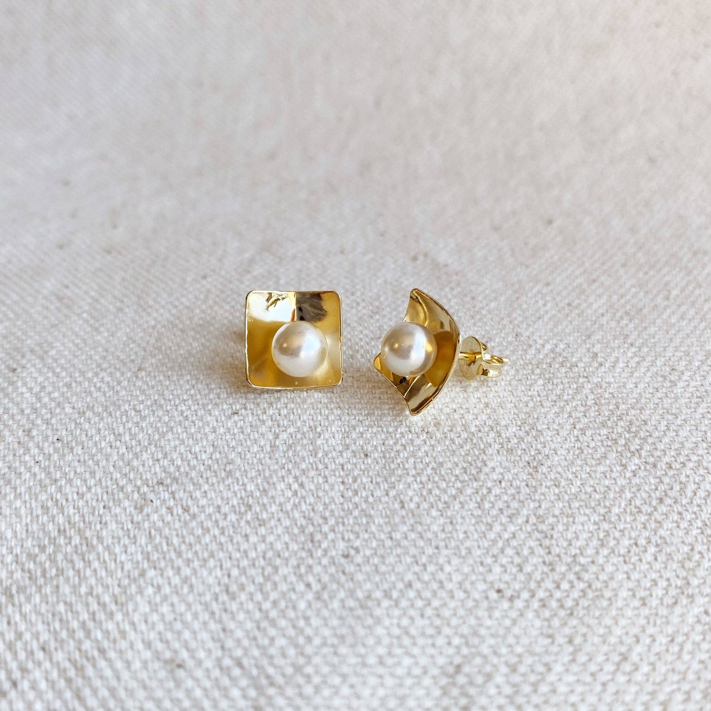 Pearl Stud Earrings In A Square Plate