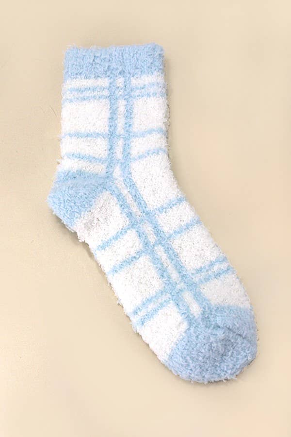 LAVENDER FLEECE PLUSH PLAID FUZZY SOCKS