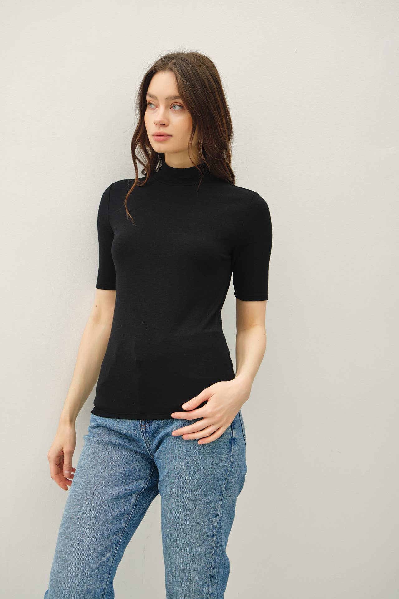 BLACK MOCKNECK KNIT TOP