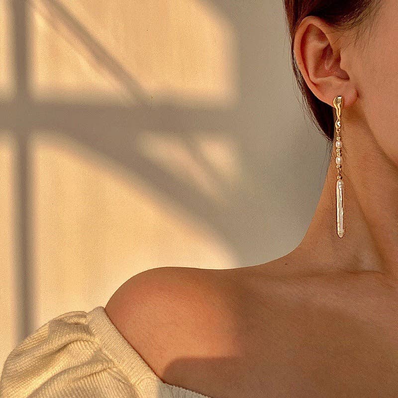 Pearl Dangle Earring