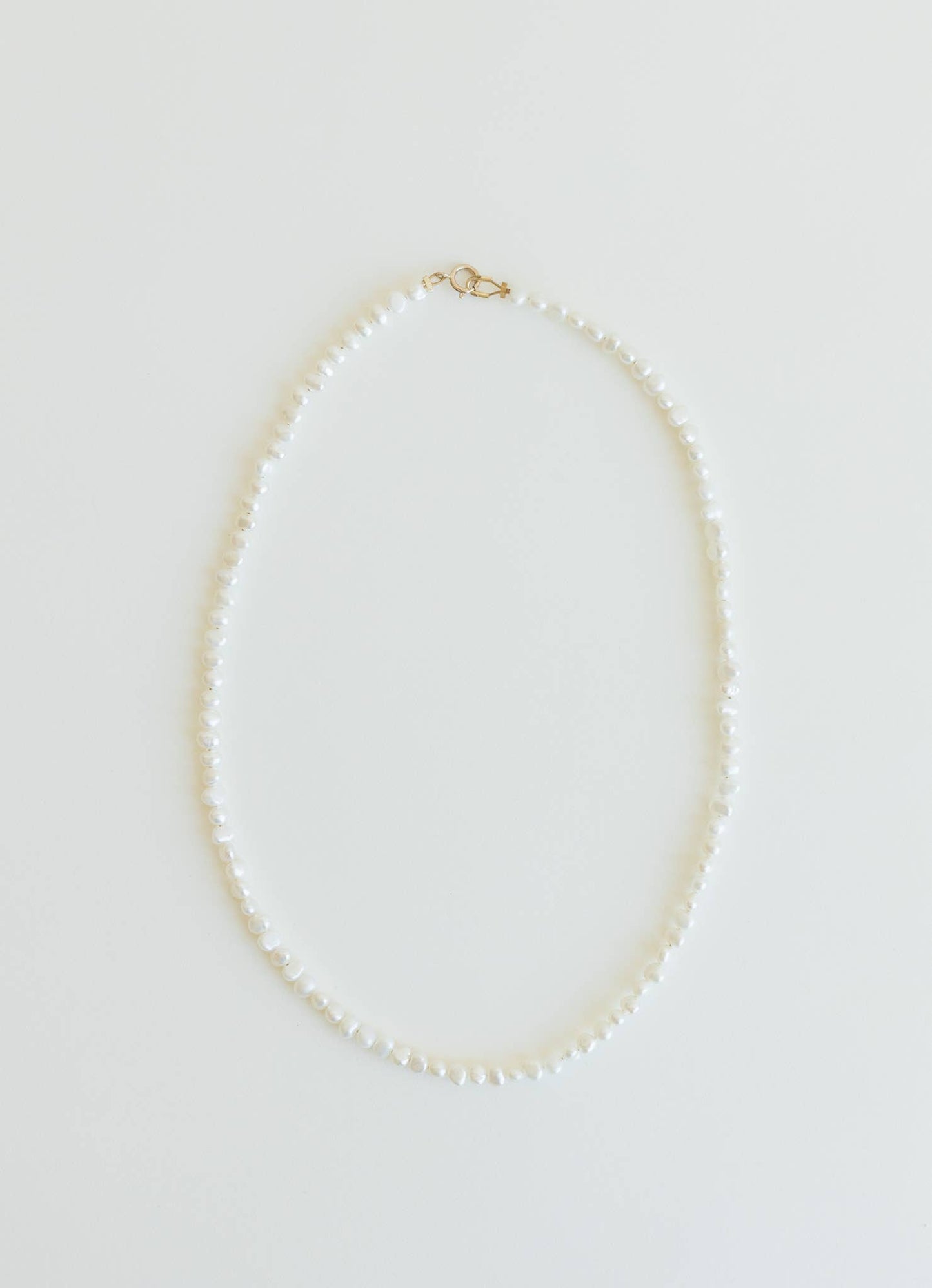 Mini pearl necklace