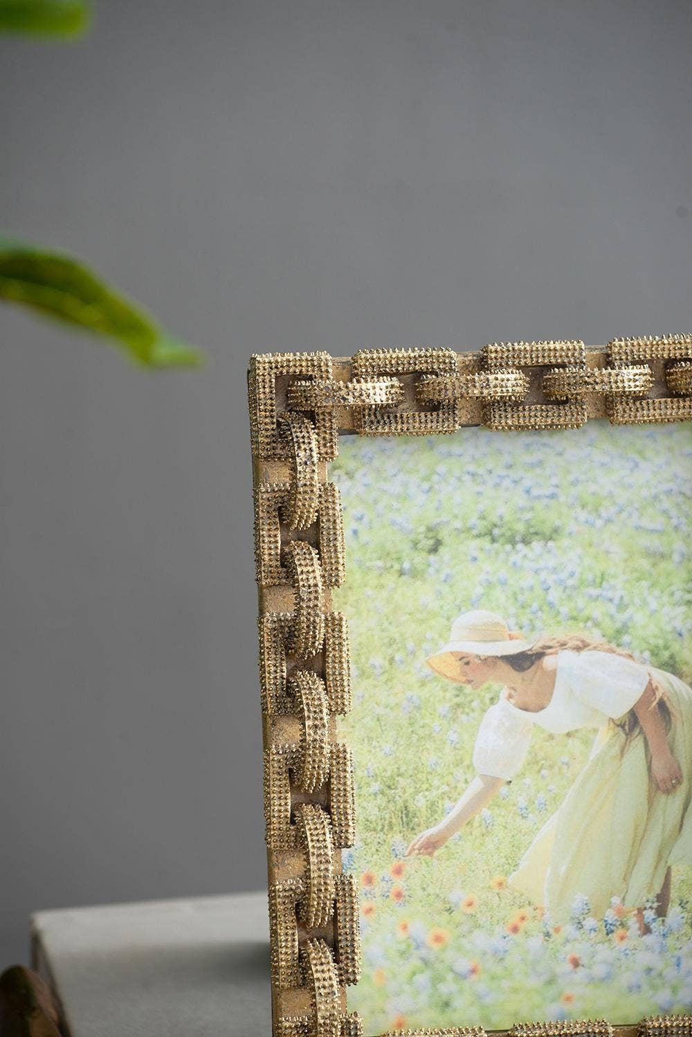 Chain Picture Frame