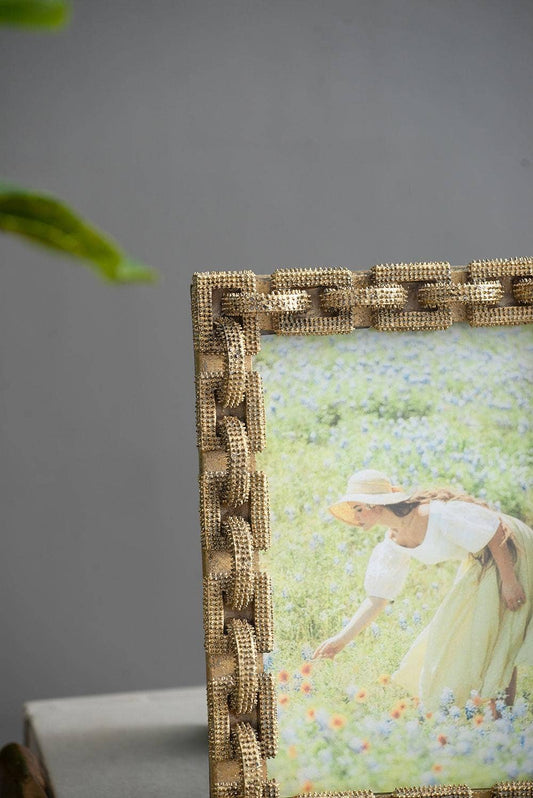 Chain Picture Frame