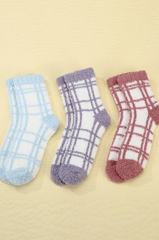 LAVENDER FLEECE PLUSH PLAID FUZZY SOCKS