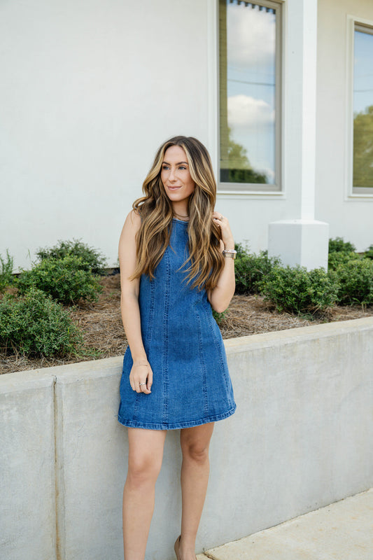 ROUND NECK SLEEVELESS DENIM DRESS