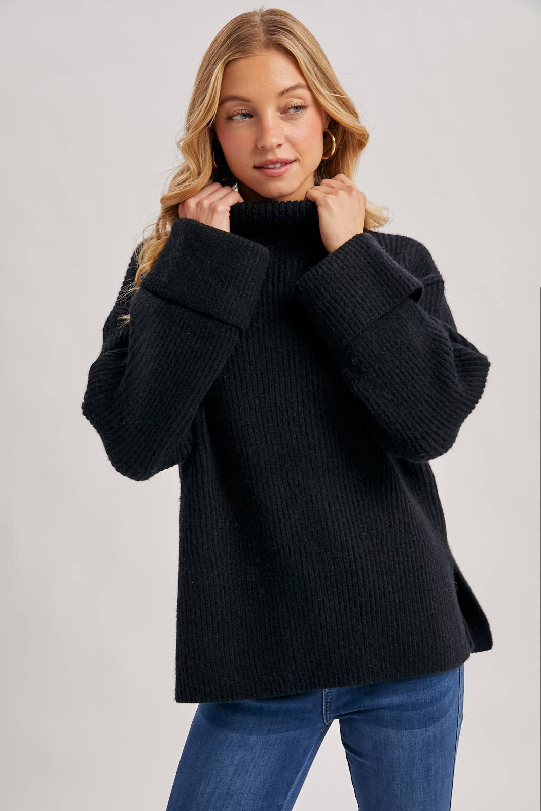 FUNNEL NECK OVERSIZED SWEATER